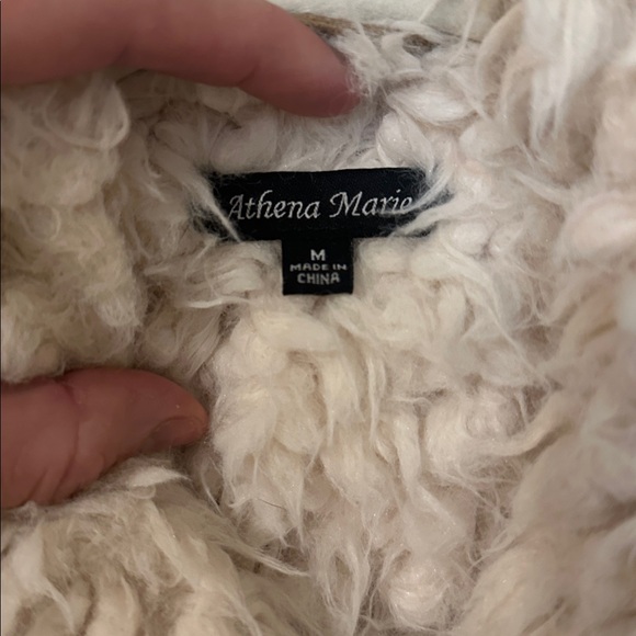 ❄️Athena Marie fur vest a - Picture 4 of 7